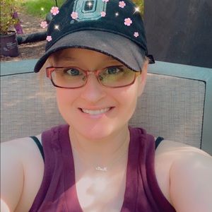 Meet your Posher, Elisa